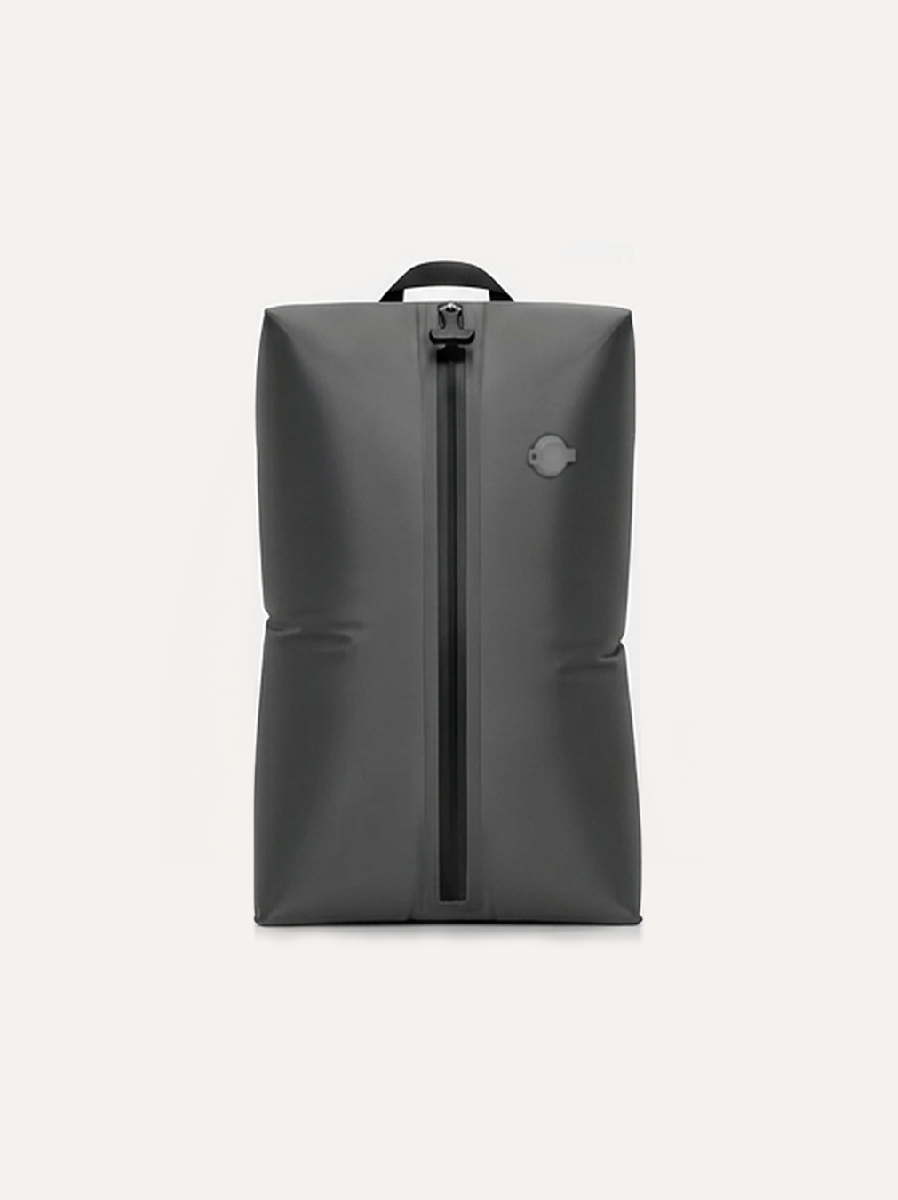Sac à dos étanche noir avec fermeture zippée, vue de face